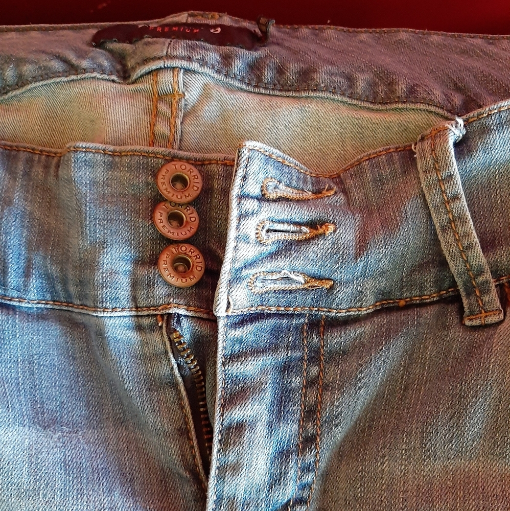 Torrid Denim Jeggings Size 14R!